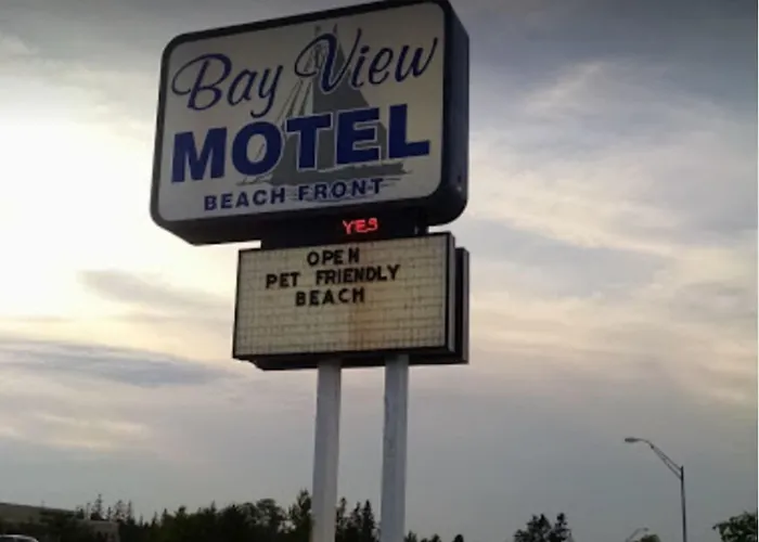 Bayview Lakefront Inn